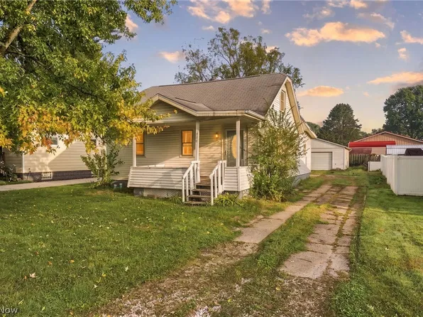 218 Jacob St NE, Navarre, OH 44662