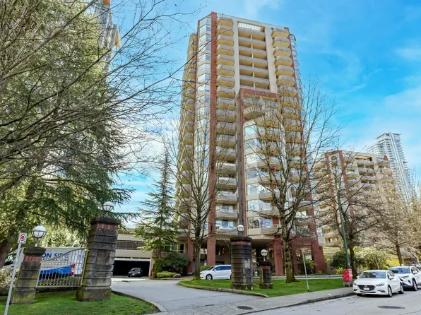 738 Farrow St #1203, Coquitlam, BC V3J 7V4