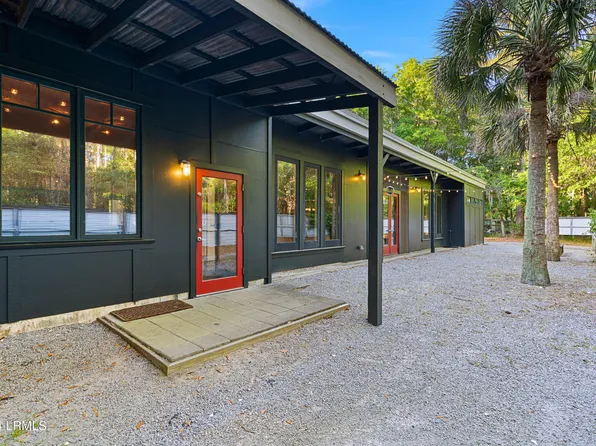 6 Avenue Of Oaks, St. Helena Island, SC 29920