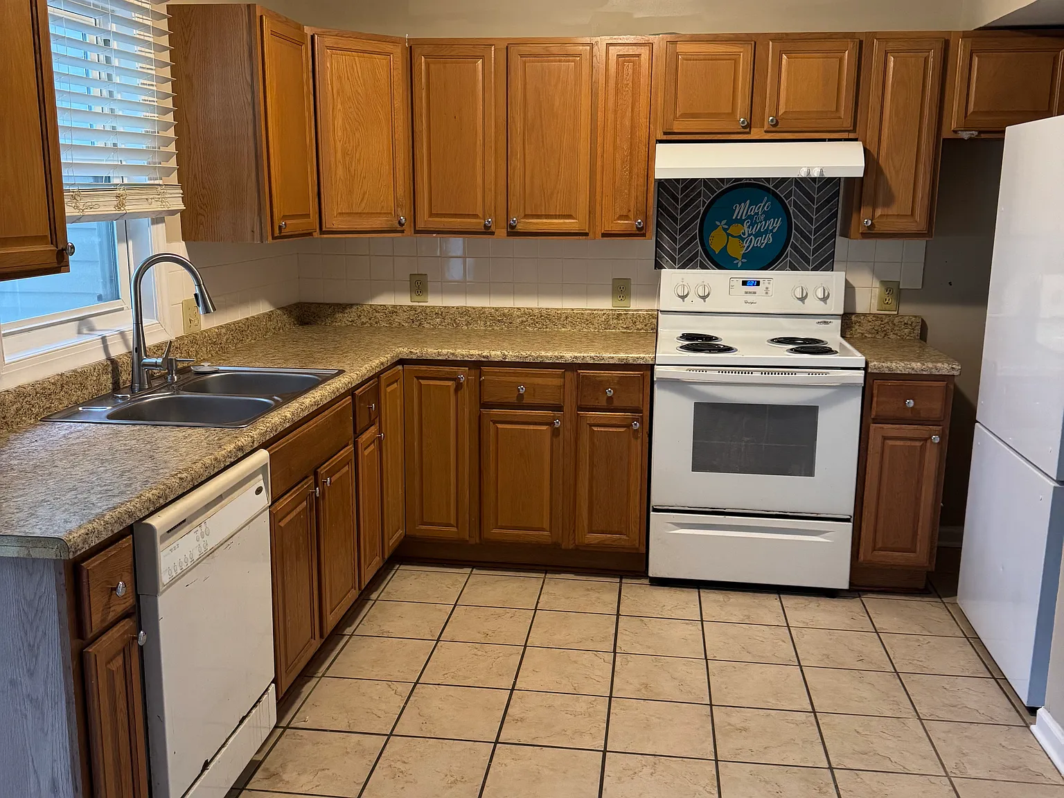 2 bed, 1.5 bath, 935 sqft, $990 — Photo 4