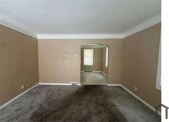 14536 Frankfort St — Photo 9