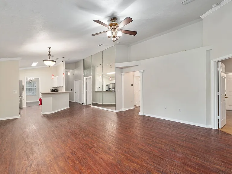 2114 NW 52nd Pl — Photo 3