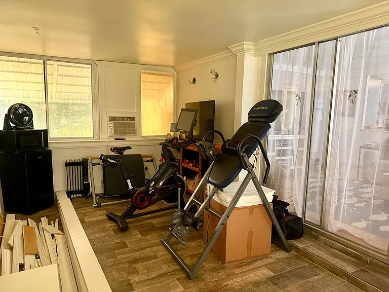 4144 Royal Manor Blvd — Photo 8