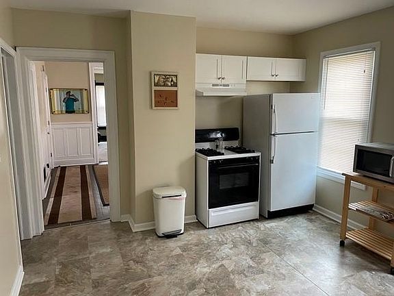 4th image of 81 Mariemont Ave Floor 2