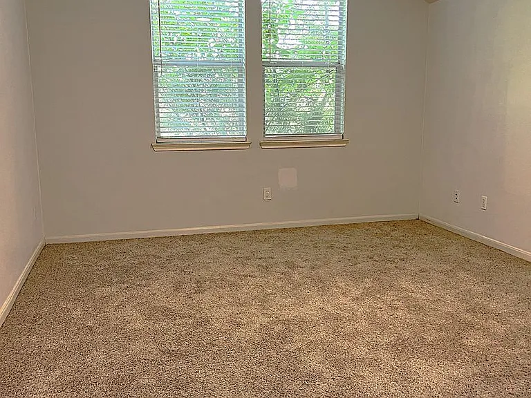 10634 Lyndon Meadows Dr — Photo 12
