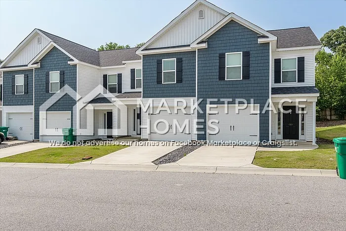 3 bed, 2.5 bath, 1600 sqft, $1,695 — Photo 2