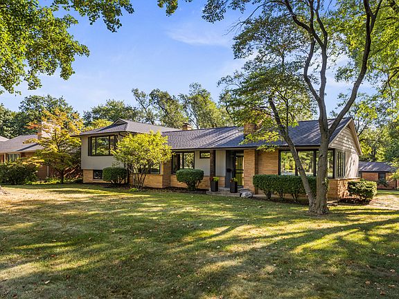 3rd image of 1206 S Prospect Ave