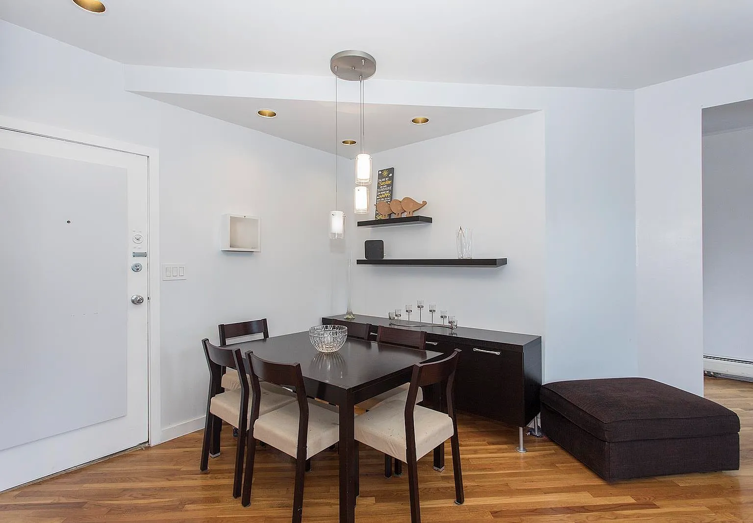 54 Magnolia — Photo 3