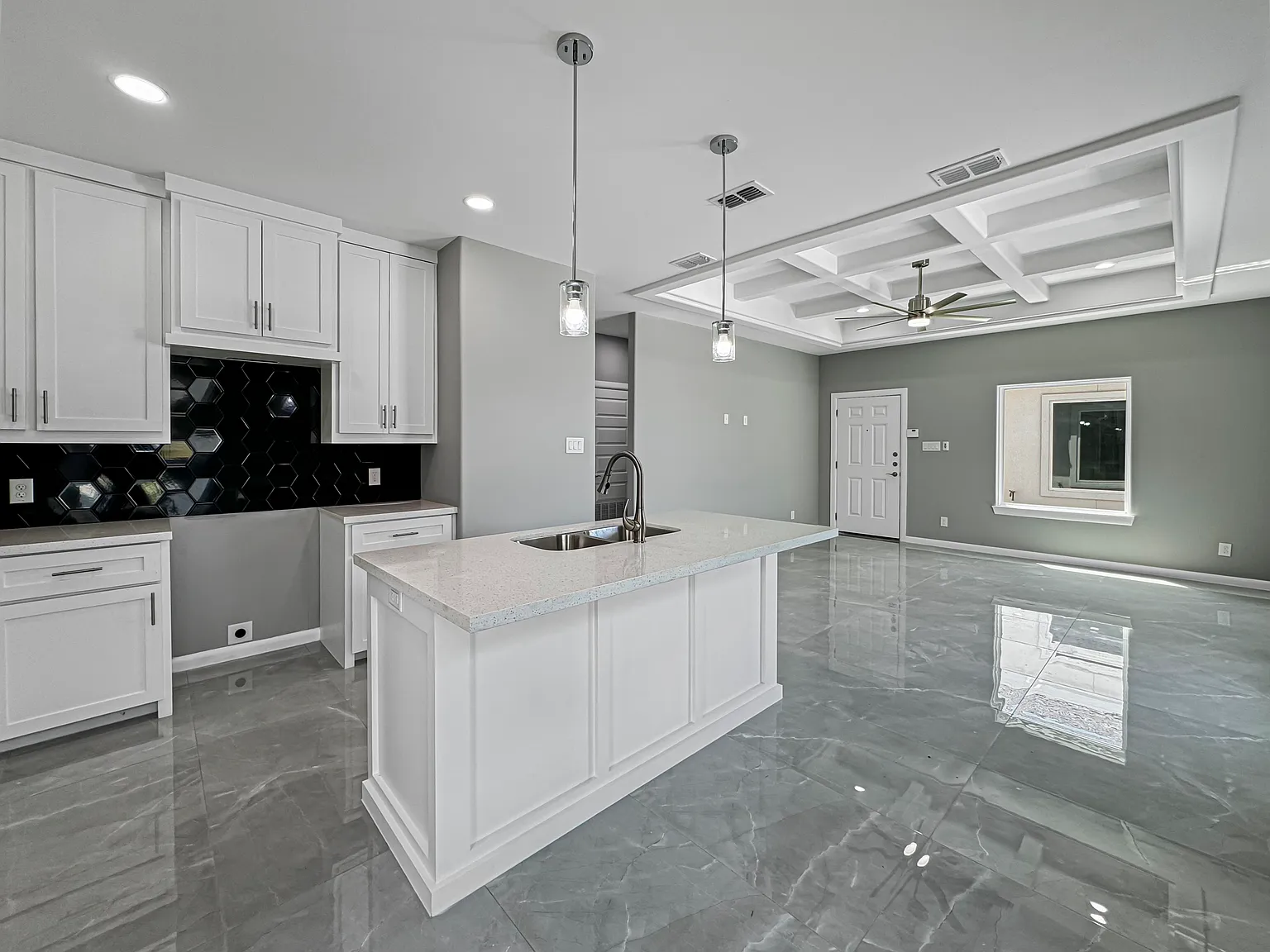 2 bed, 1040 sqft, $1,250 — Photo 3