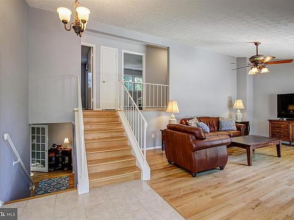 4th image of 336 W Edmonston Dr
