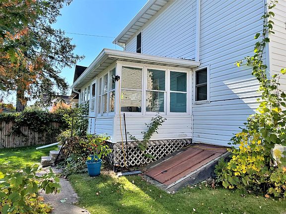 4th image of 363 S 4TH AVE