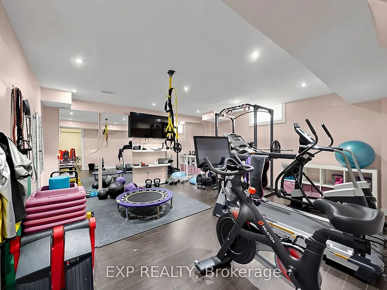 1865 Woodview Ave #BASEMENT — Photo 24