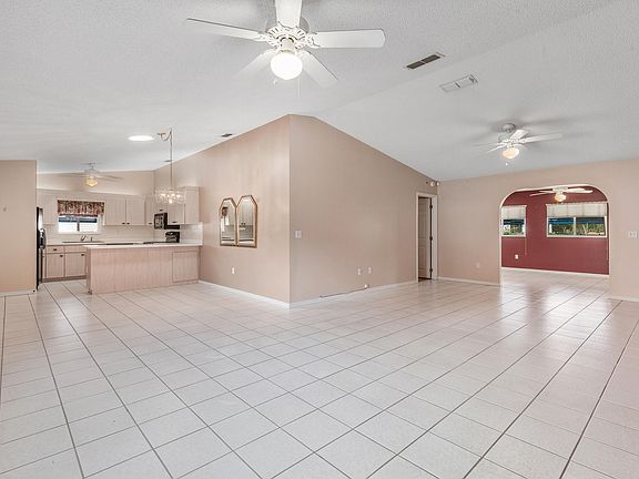 4th image of 10090 SE 179th Pl
