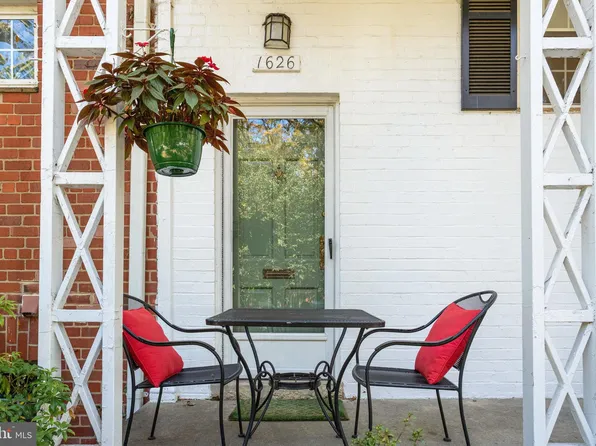 1626 Preston Rd, Alexandria, VA 22302