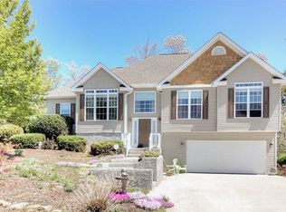 55 S Crab Meadow Dr, Hendersonville, NC 28739