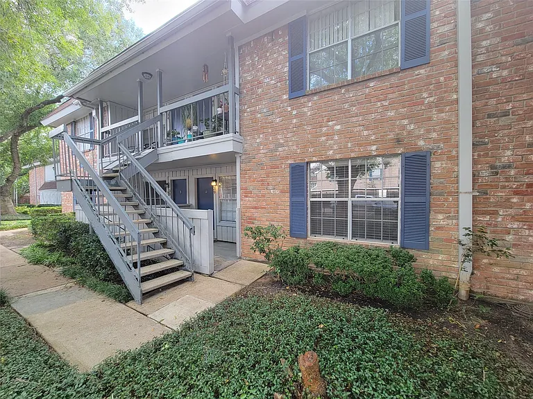2250 Bering Dr #39 — Photo 2