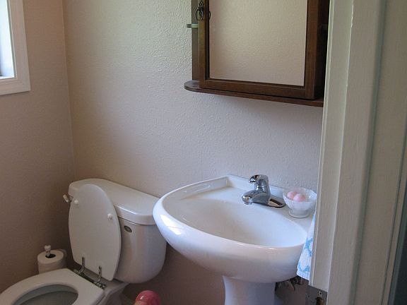 1/2 bath