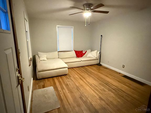 3rd image of 1657 Rhoda Ave