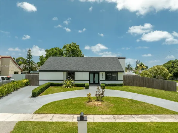 20735 SW 120th Ct, Miami, FL 33177