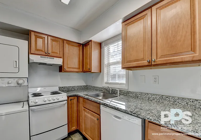 81 E Wesley Rd NE #2 — Photo 3