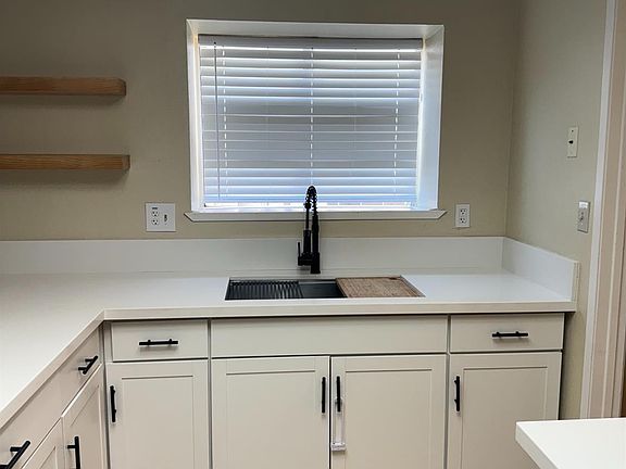 2nd image of 6417 Monitor St
