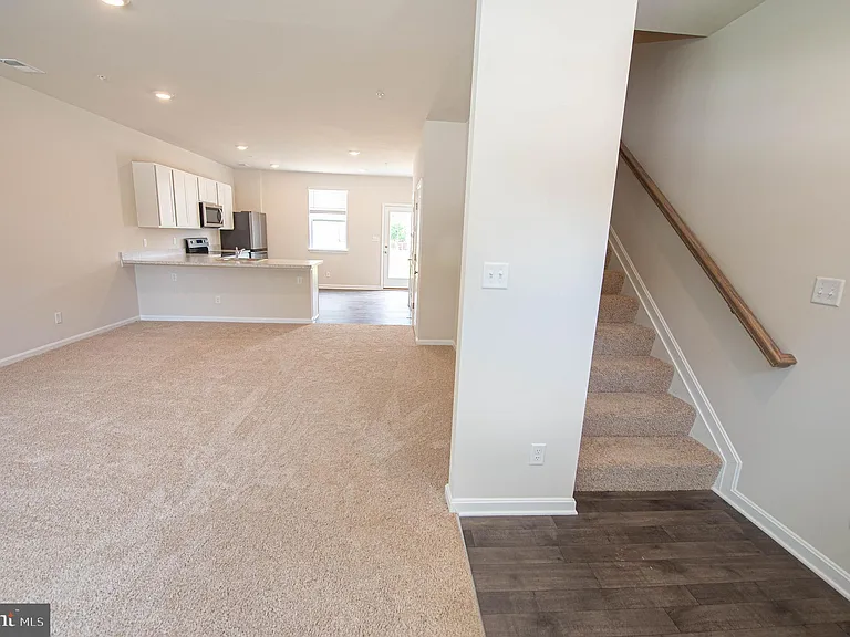 130 Willowtree Ln — Photo 15