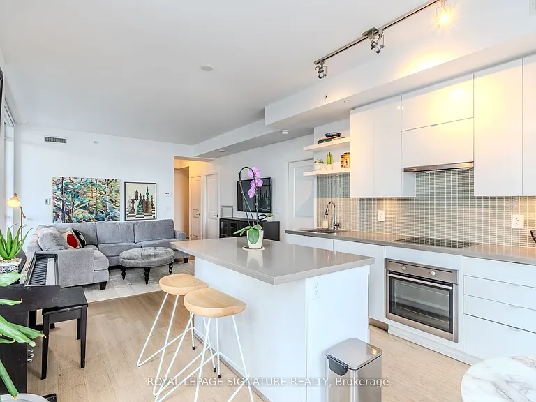 60 Annie Craig Dr #B415 — Photo 8