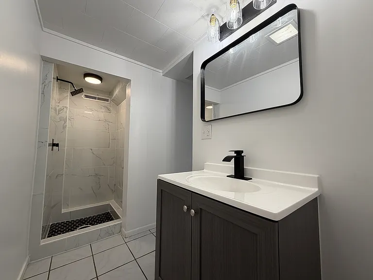 3202 W Birkshire Dr — Photo 43