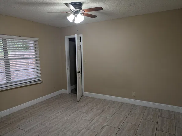 3502 Riverside Dr, Pompano Beach, FL 33065