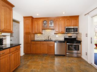 37 Beechwood Rd, Basking Ridge, NJ 07920