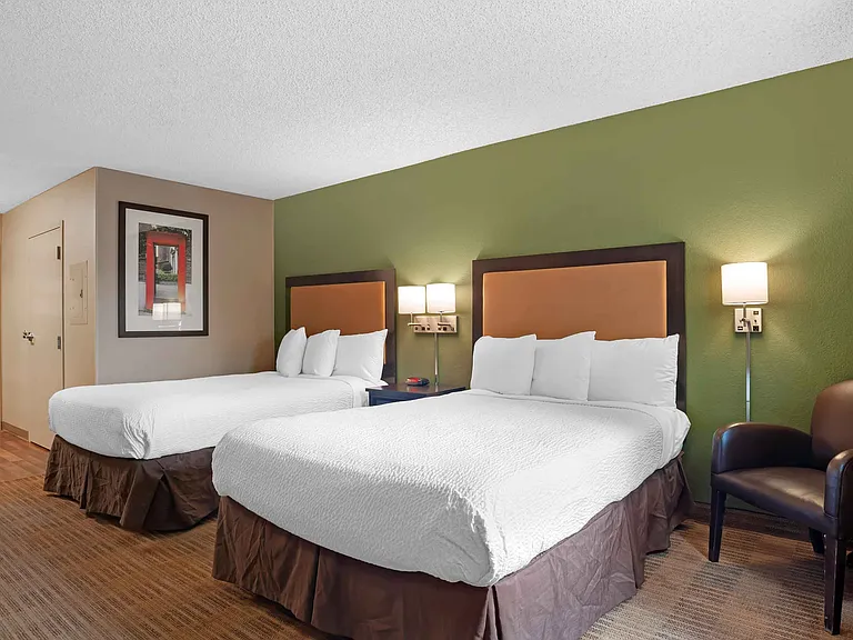 Studio Suite - 2 Full Beds