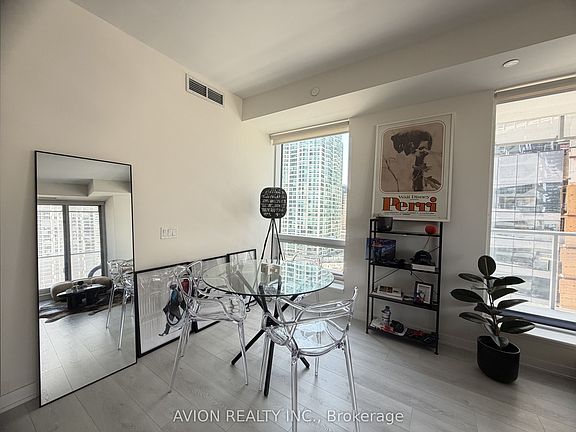 4th image of 28 Freeland St #1104