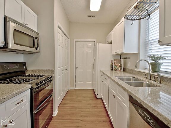 5th image of 559 N Fairfield Dr