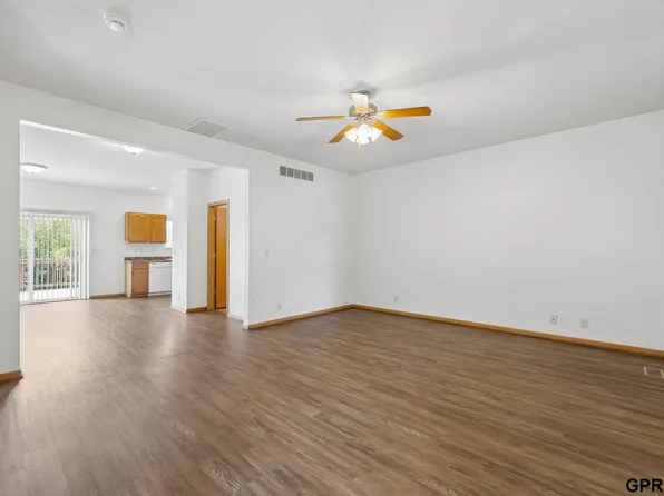 1247 Turtle Creek Rd, Lincoln, NE 68521