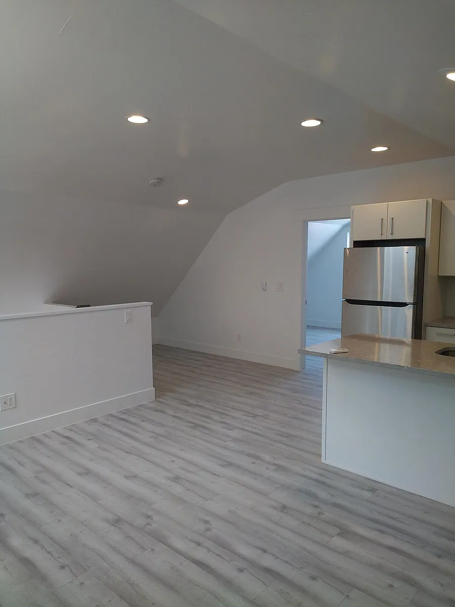 Building Photo - 3117 Lawrence St #NA