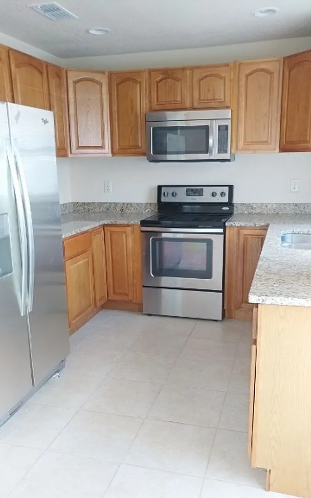 Beautiful 3/2 Townhome in Lakeside — Photo 4