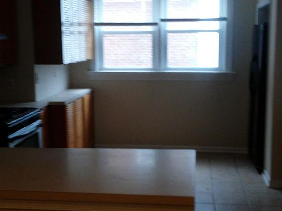 5th image of 2106 Poplar St