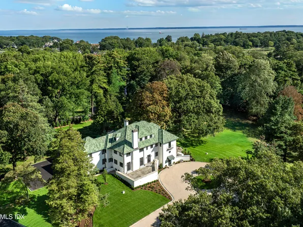 18 Tokeneke Trl, Darien, CT 06820