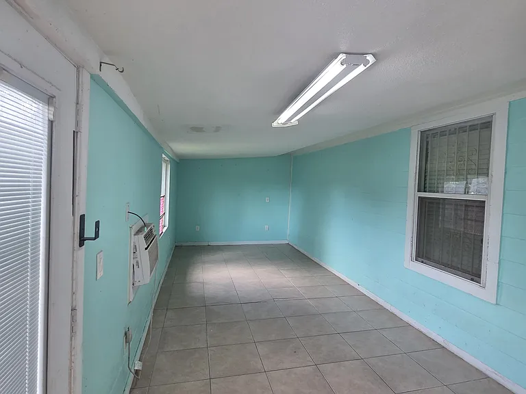 9907 Golden Glen Dr — Photo 11