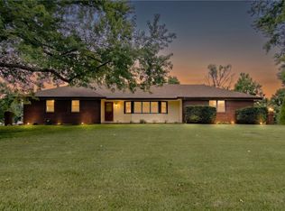103 8th St, Garden City, MO 64747