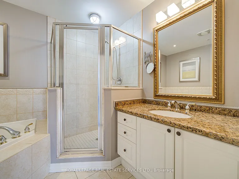 115 Saint Lawrence Dr — Photo 31