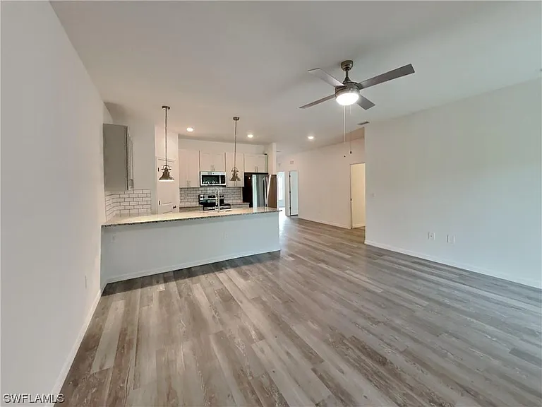 1108 Gilbert Ave S #1108 — Photo 4