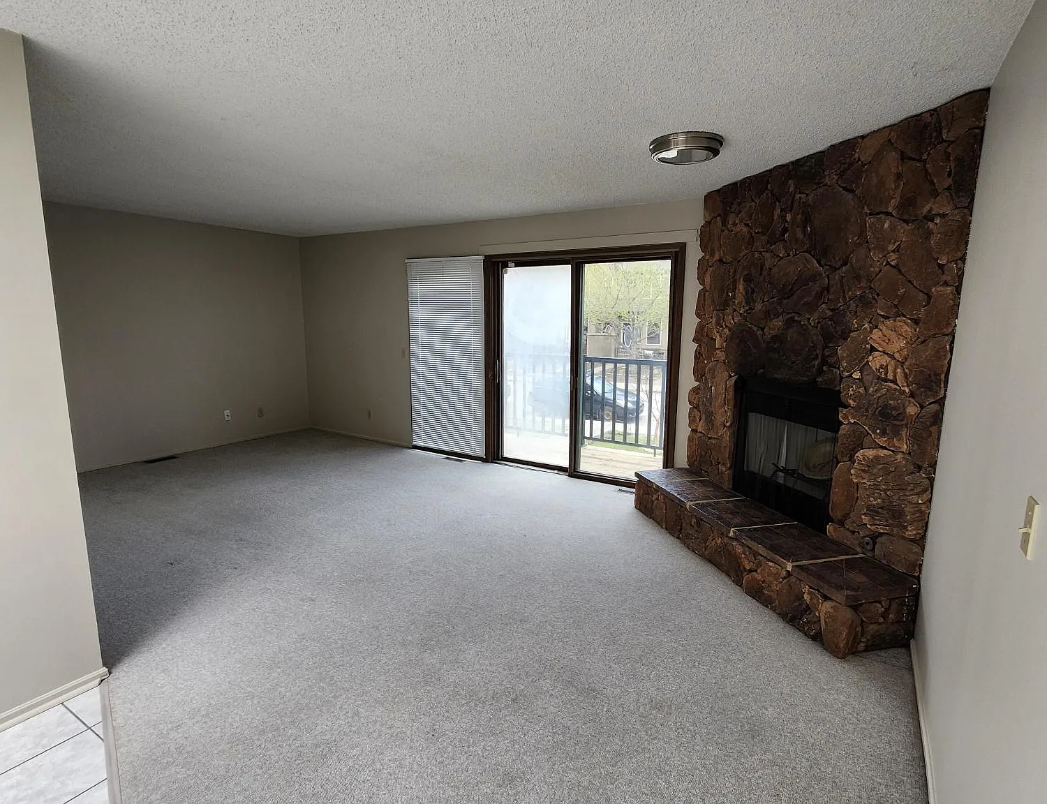 703 56 Avenue SW — Photo 4