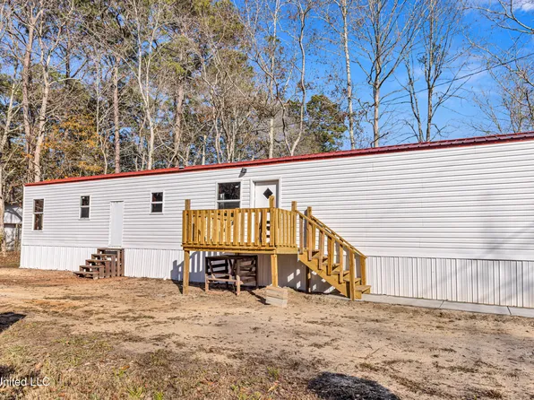 7813 Rockvale Dr, Gautier, MS 39553