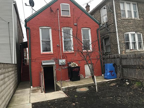 2nd image of 2531 S Whipple St