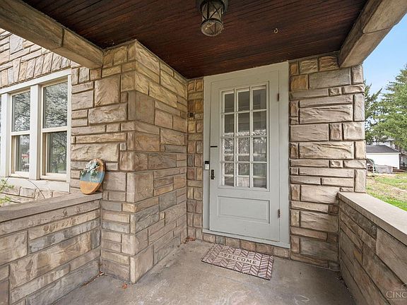 3rd image of 24 Parkway Ave