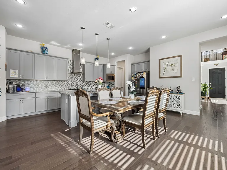 4500 El Paso Dr — Photo 7