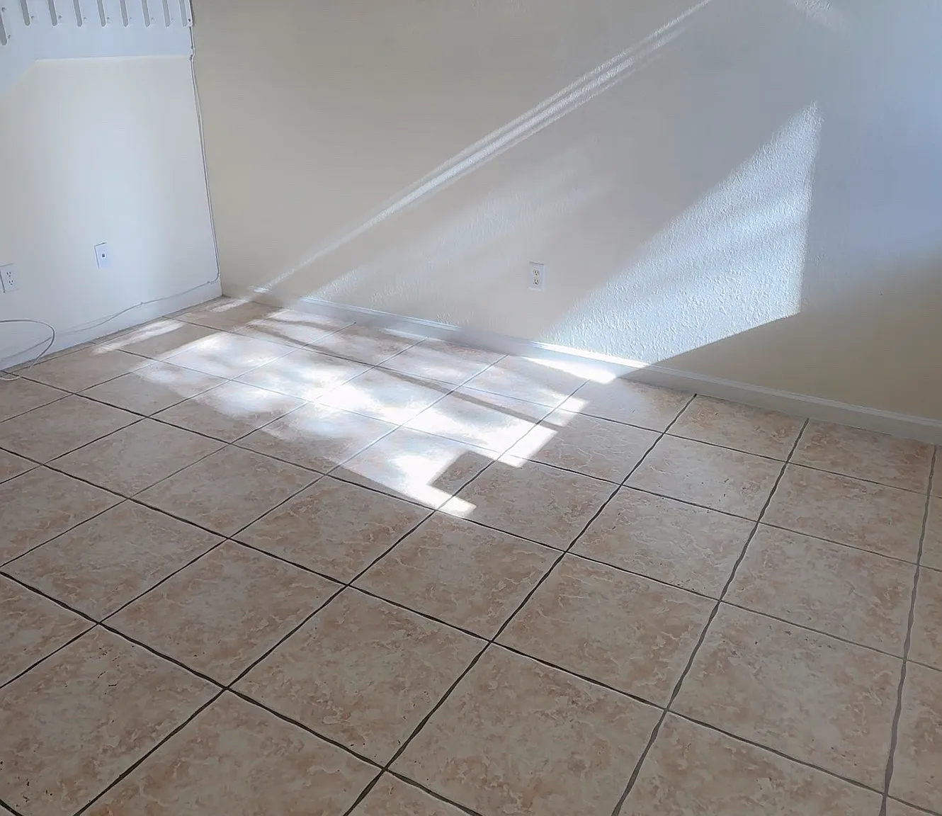 3 bed, 2.5 bath, 1550 sqft, $2,800 — Photo 2