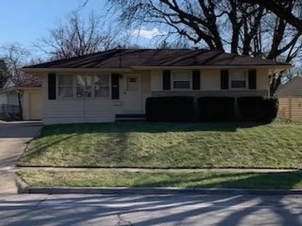 5118 Lower Beaver Rd, Des Moines, IA 50310