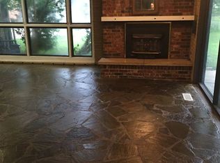 833 W Alexander Dr, Haysville, KS 67060